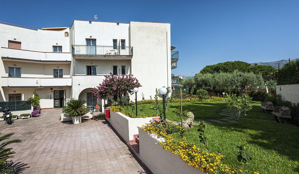 Villa Collina Giardini Naxos Eksteriør bilde